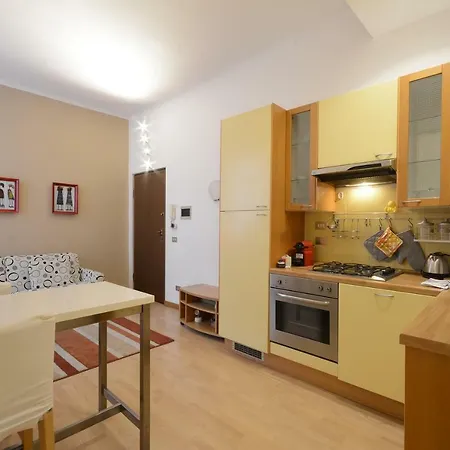 Stendhal 49 * Milan